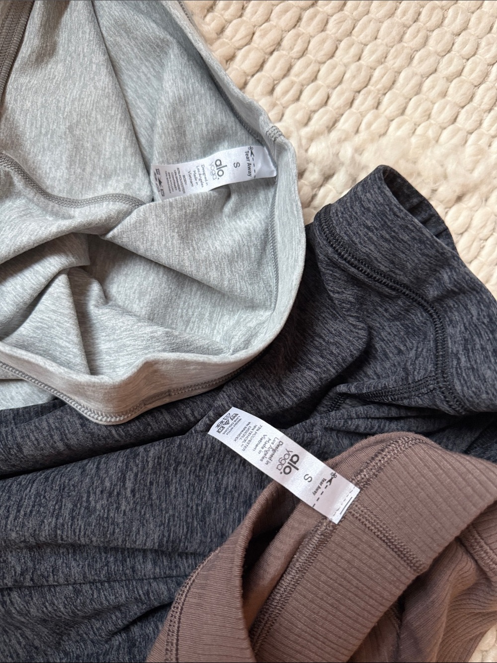 ALO legging bundle - Picture 3 of 6